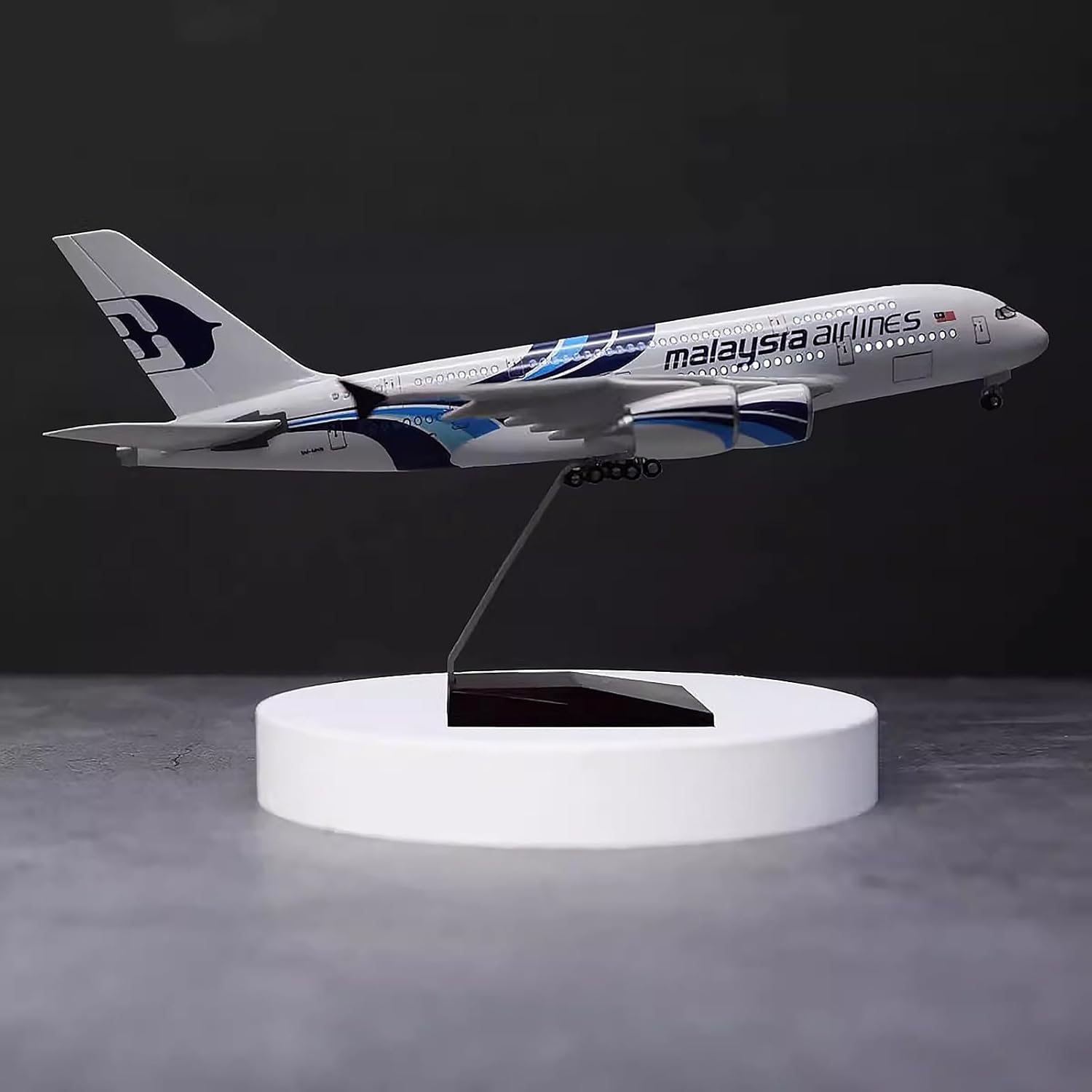 1:160 สเกลมอลเซียแอร์ไลน์ A380 - Model Kit Simulator บทวิจารณ์และราคา